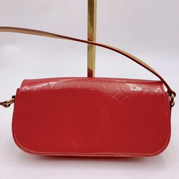 Auth Louis Vuitton LV Pink Framboise Vernis Monogram Leather Malibu Street Bag - Picture 9 of 16